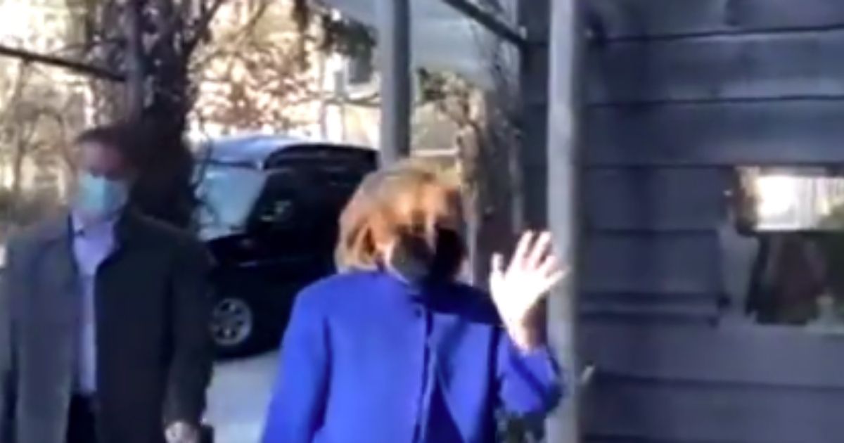 While former failed Democratic presidential candidate Hillary Clinton walked down the street, a Daily Mail reporter asked her if she paid to have people spy on Donald Trump.