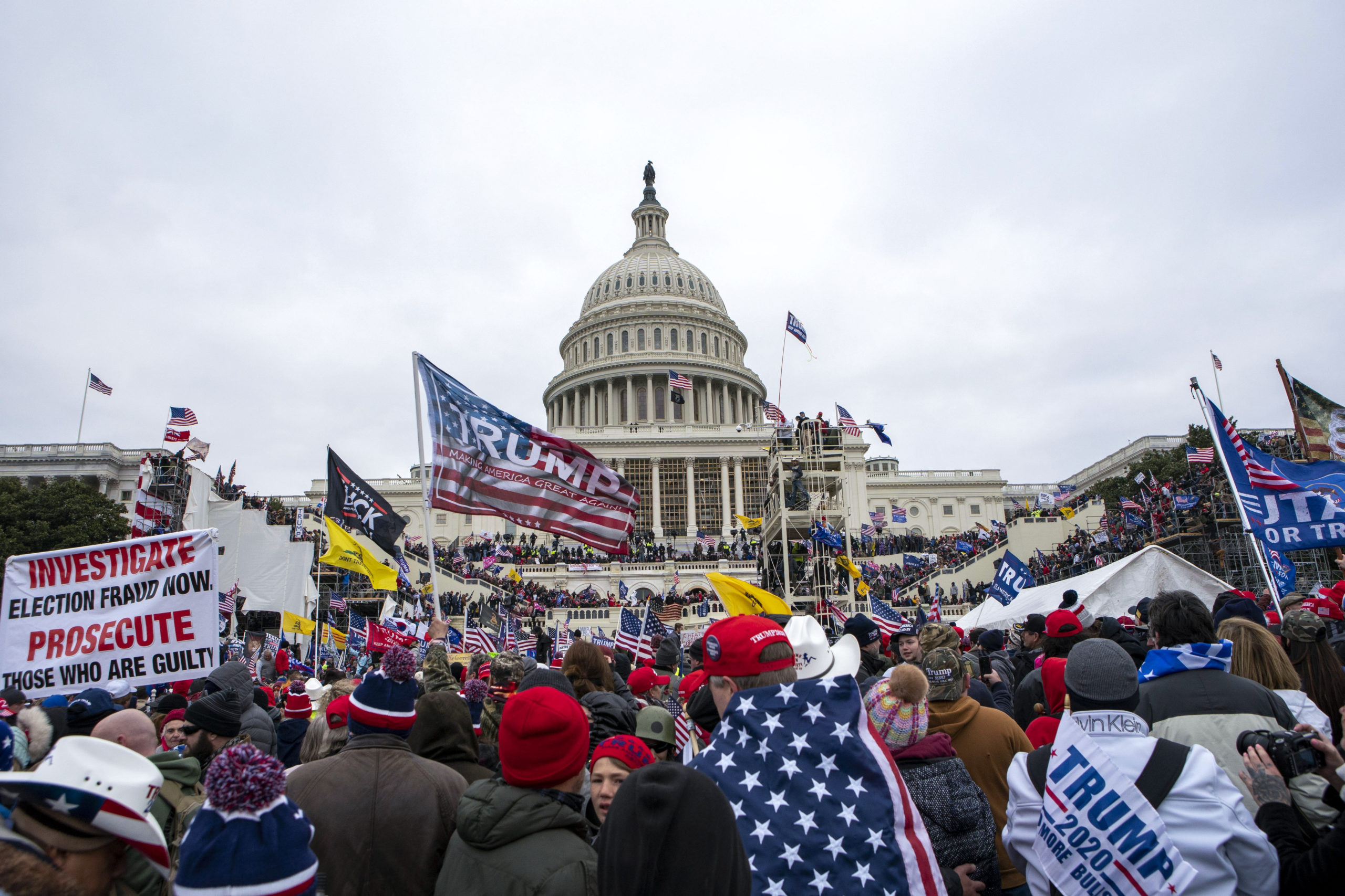 Trump supporters rally at the US Capitol in Washington in this file photo from Jan. 6, 2021. A federal judge acquitted Matthew Martin of charges that he illegally entered the premises after he watched a video that showed police waving the man into the building.