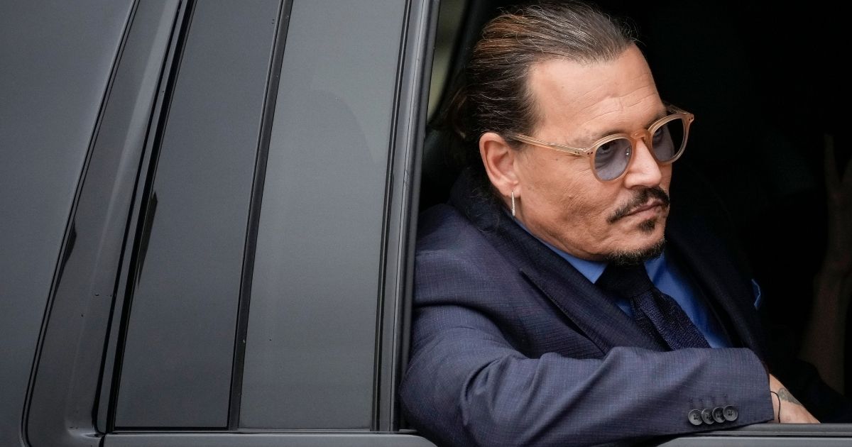 Actor Johnny Depp departs the Fairfax County Courthouse i Fairfax, Virginia, on Friday.