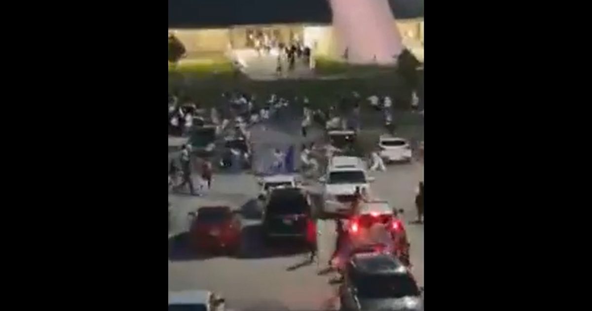 A shooting breaks out during a high school graduation ceremony in Hammond, Louisiana, on the campus of Southeastern Louisiana State University.