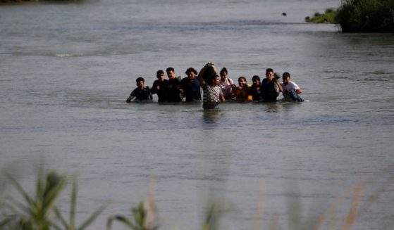 illegal immigrants crossing the Rio Grande
