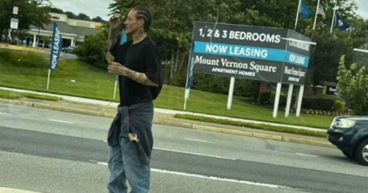 Former NBA player Delonte West was seen in Richmond, Virginia, on Thursday asking for money.