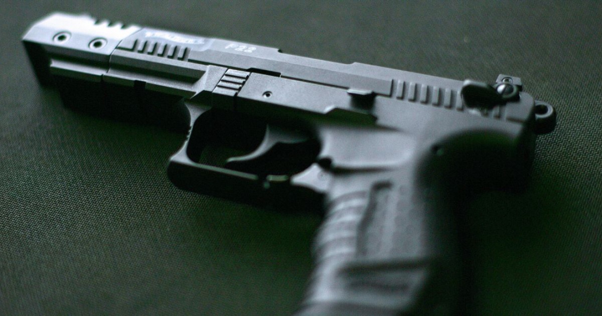 An image of a handgun.