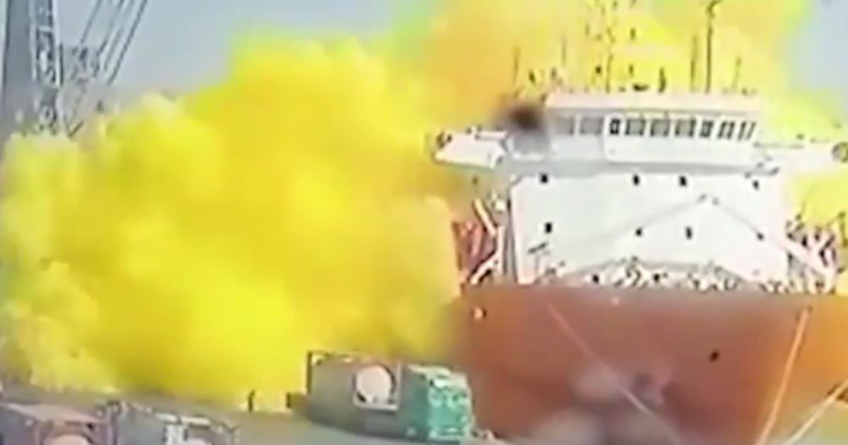 Gas tank explodes at a port in Jordan