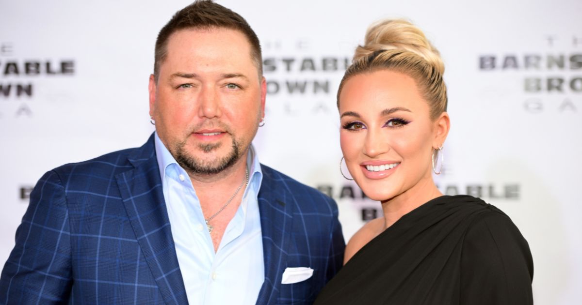 Jason and Brittany Aldean attend the Barnstable Brown Gala at the Barnstable-Brown Mansion in Louisville, Kentucky on May 6.