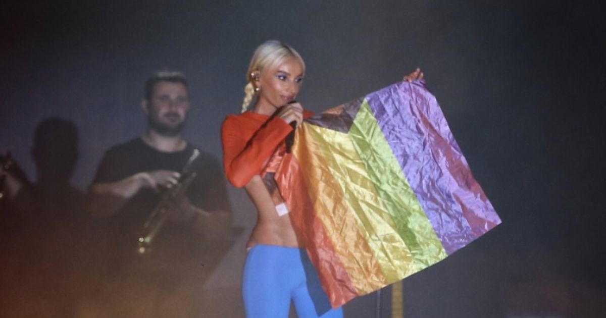 Turkish singer Gülşen was arrested on Thursday after joking about Turkey's Islamic schools.