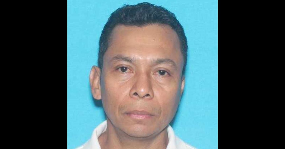 Houston police say Holman Hernandez was found with a missing 3-year-old girl.