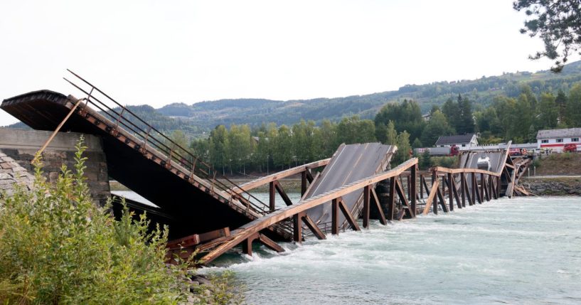 A second wooden bridge in Norway collapsed, sending a car plunging into the river and leaving a truck stuck in a vertical position.