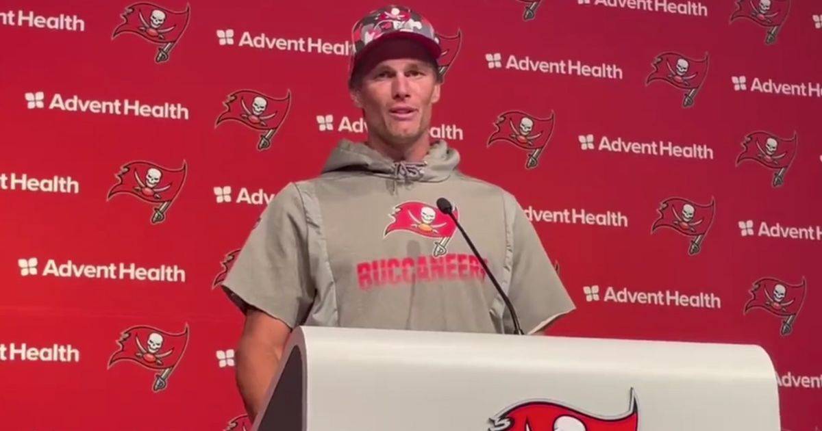 On Thursday, Tom Brady gave a news conference apologizing for his comments comparing his NFL career to military service.