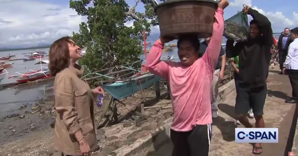 Kamala Harris greets Philippino fishermaning