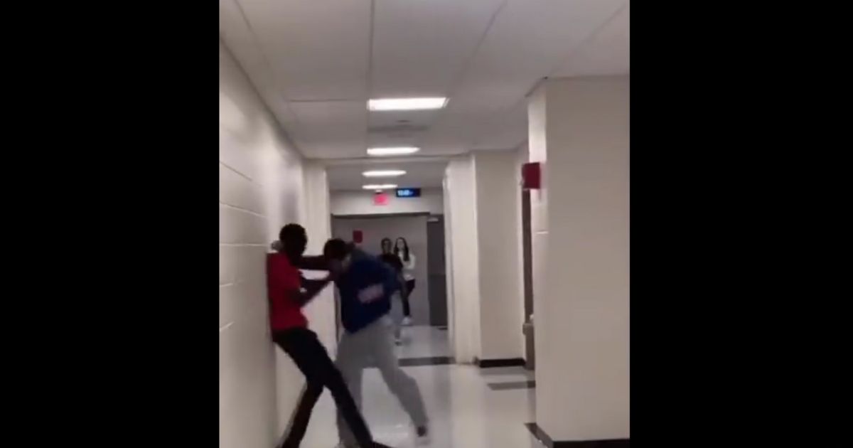 Disturbing Video: NY High School Student Stabs Classmate Repeatedly – Students Watch and Record