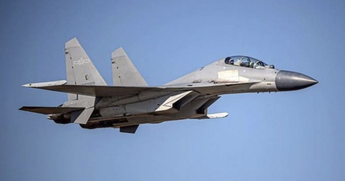 a Chinese PLA J-16 fighter jet flying