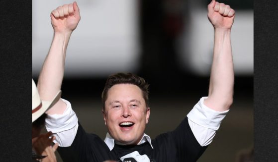 Elon Musk, seen in a 2020 photo, was quick to announce the return of some advertisers who recently left the platform.