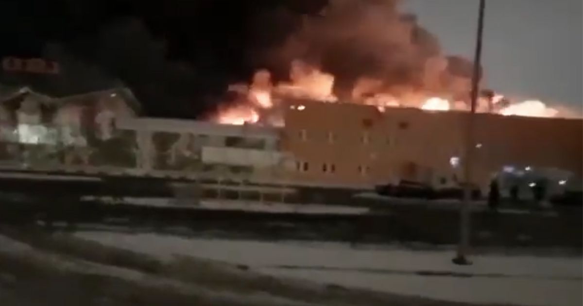 A video posted to Twitter shows a shopping mall in Moscow set ablaze.