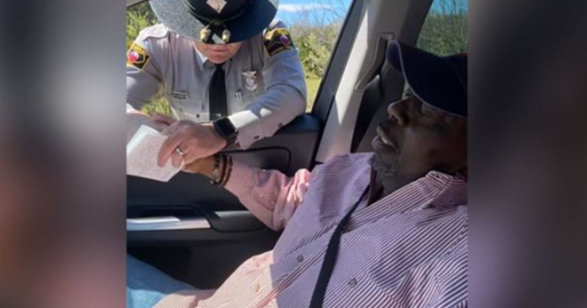 State trooper Jaret Doty pulled over Ashlye Wilkerson and her father, Anthony Geddis, but rather than give Wilkerson a ticket, Doty asked if he could pray for the family.
