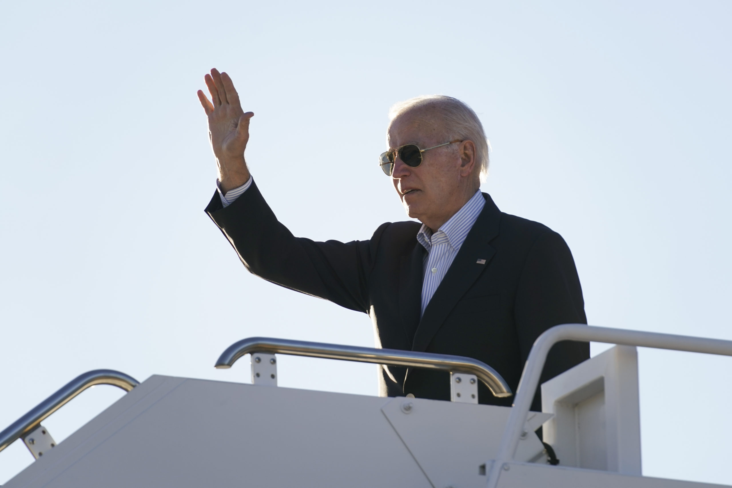 President Joe Biden boards Air Force One in El Paso, Texas, on Sunday.