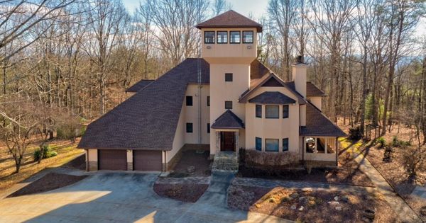 A home is for sale in Ellijay, Georgia, but many people are comparing it to a prison.