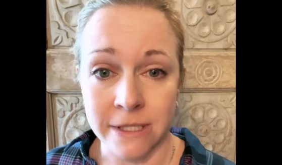 Actress Melissa Joan Hart discusses how she helped students after the Nashville shooting on Monday.