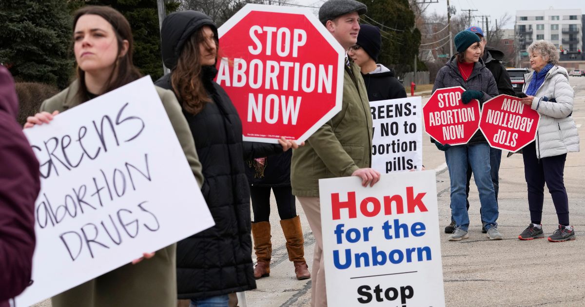 Anti-abortion groups protesting