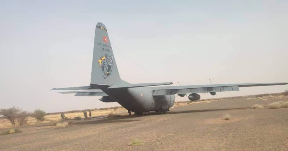 Photos posted on social media purport to show a bullet hole in what was identified as a Turkish C-130 military transport plane that landed at Wadi Sidna Air Base in Khartoum.