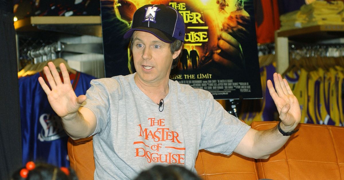 Actor/Comedian Dana Carvey reads children's stories as part of the NBA's "Read to Achieve" program July 23, 2002 at the NBA Store in New York City.