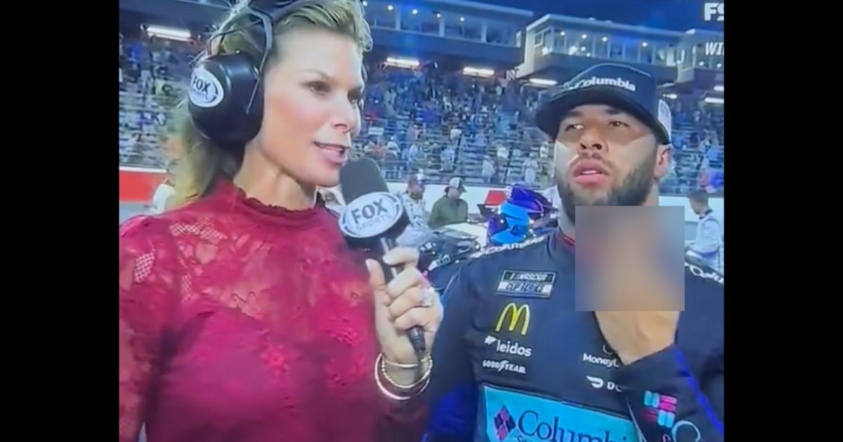 Bubba Wallace flips off NASCAR fans after losing ‘All-Star’ race.