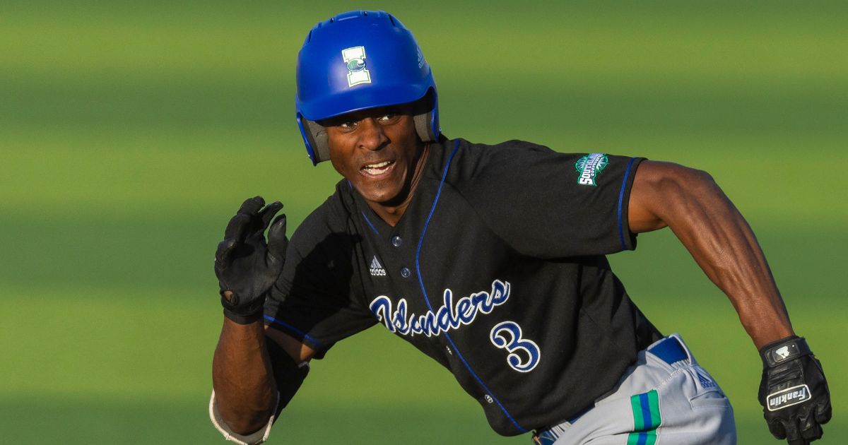 Texas A&M Corpus Christi player Tre Jones leads off of first during an NCAA baseball game against Tarleton State on Wednesday, March 16, 2022, in Stephenville, Texas. (Brandon Wade / Associated Press)