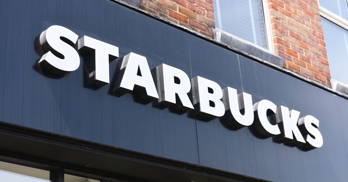 Starbucks faces backlash as jury determines manager’s dismissal based on race.