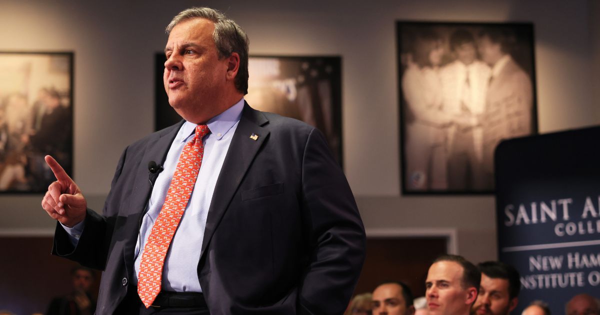Chris Christie’s attempt to stand out among Republicans backfires.