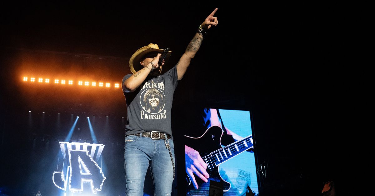 Jason Aldean performs at Country Thunder in Twin Lakes, Wisconsin, on Saturday.