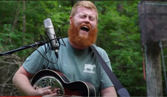 This YouTube screen shot shows breakout country star Oliver Anthony singing "Rich Men North of Richmond."