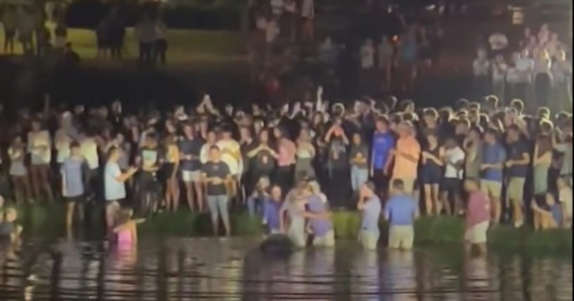On Sept. 12, around 200 students at Auburn University in Auburn, Alabama, were baptized following an event on campus. Now, Alabama Gov. Kay Ivey is standing up for the religious display after an anti-religious organization condemned the event.