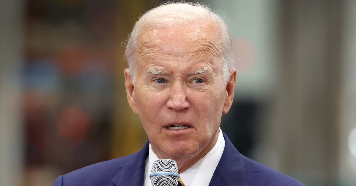 Arizona Democrats worry that allowing voters to choose their preferred candidate in the upcoming election could potentially be a fatal blow to Biden.