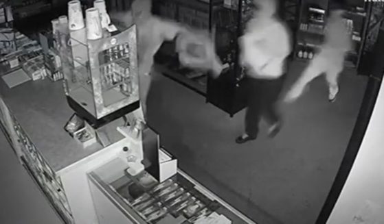 Dimwitted thieves break into store, steal shoes. Problem is, they were all left shoes.