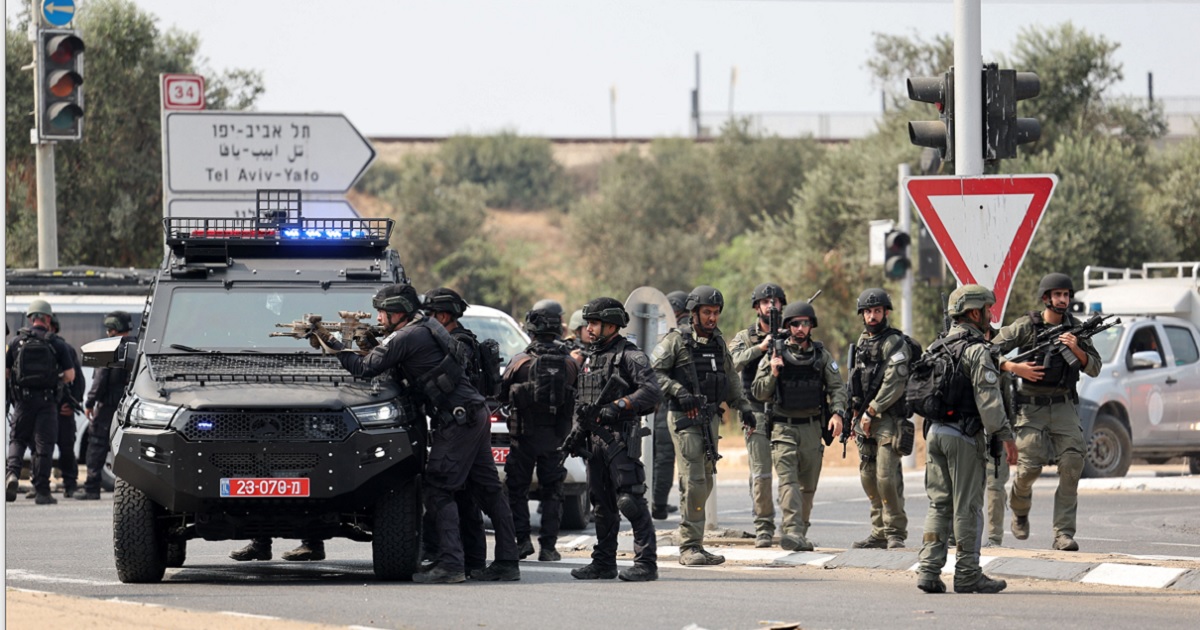 Israeli security forces staff a checkpoint near the Israeli city of Sderot on Sunday.
