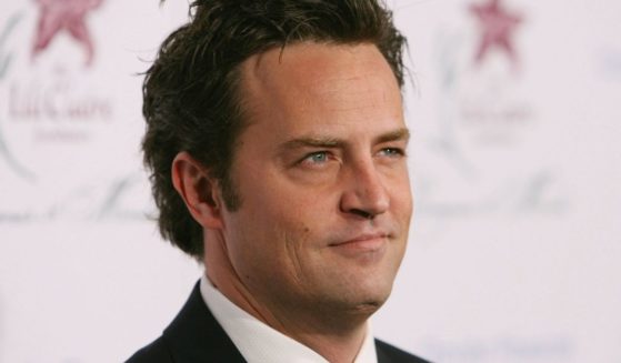 Actor Matthew Perry arrives at the 9th Annual Dinner Benefiting the Lili Claire Foundation at the Beverly Hilton Hotel on Oct. 14, 2006, in Beverly Hills, California.