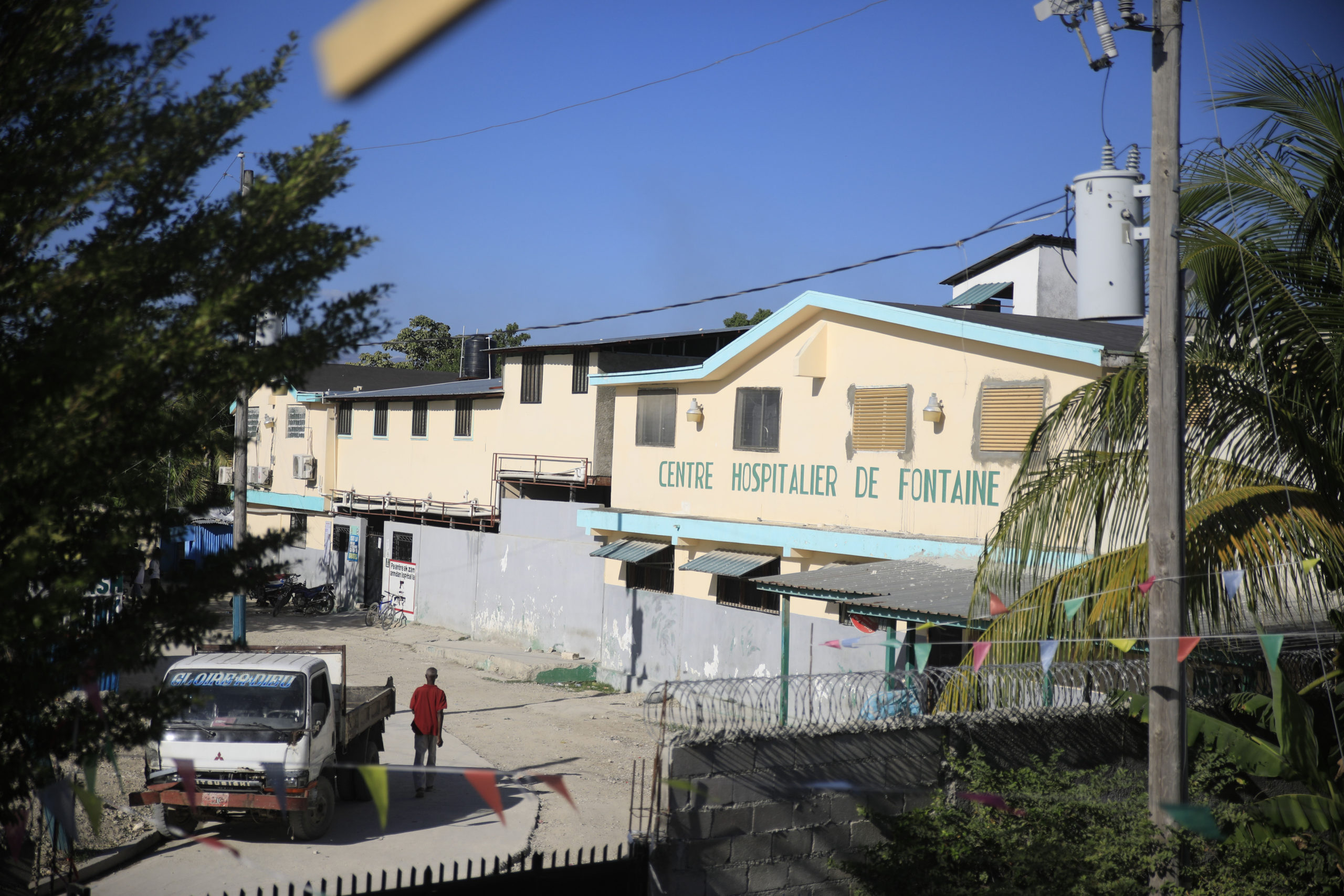 Gang Storms Haitian Hospital, Takes Hundreds of Women and Children Hostage
