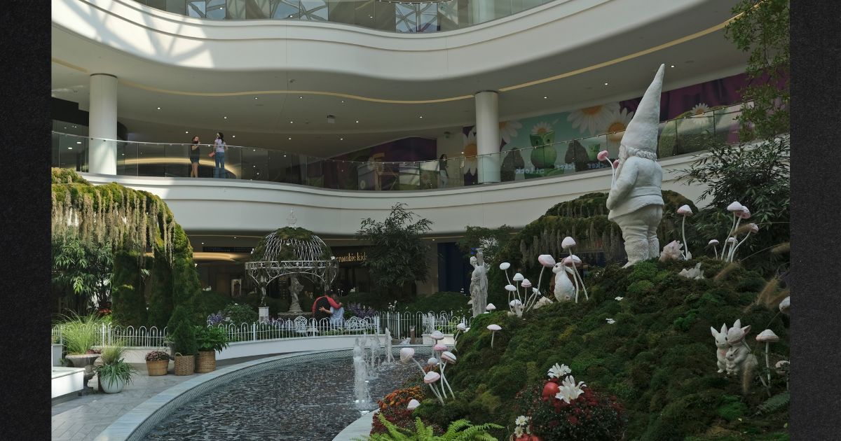 The American Dream mall in East Rutherford, New Jersey, seen in a 2021 photo, was evacuated early on Black Friday for a bomb threat. Customers and staff were allowed to return two hours later.