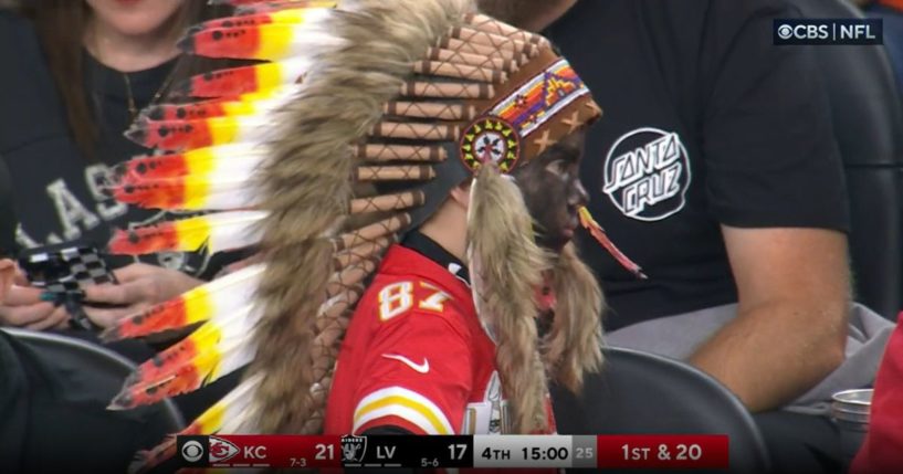This image of a young Kansas City Chiefs fan went viral.