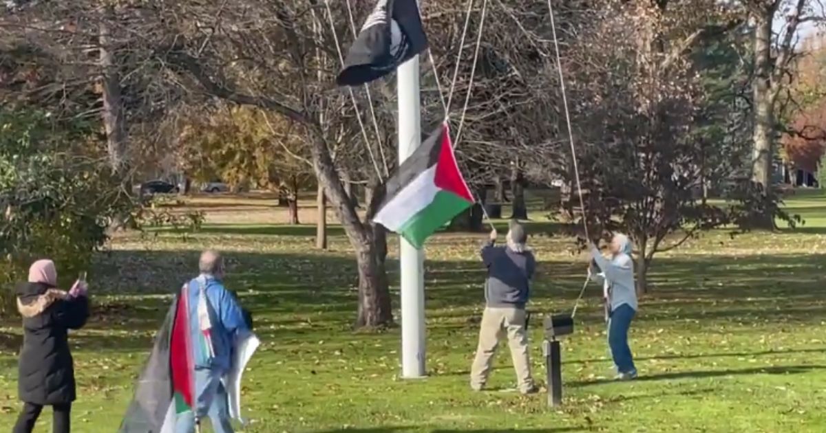 New England Town Flies Palestinian Flag on Public Flag Pole