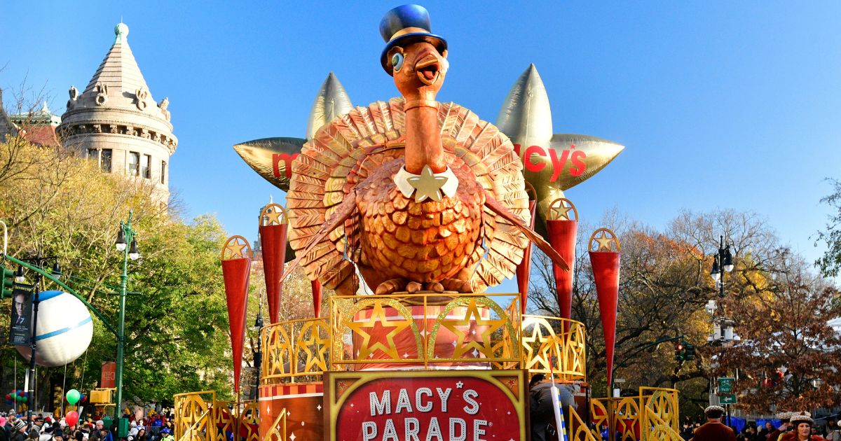 Macy’s Thanksgiving Day Parade Embraces Gender Non-Conformity