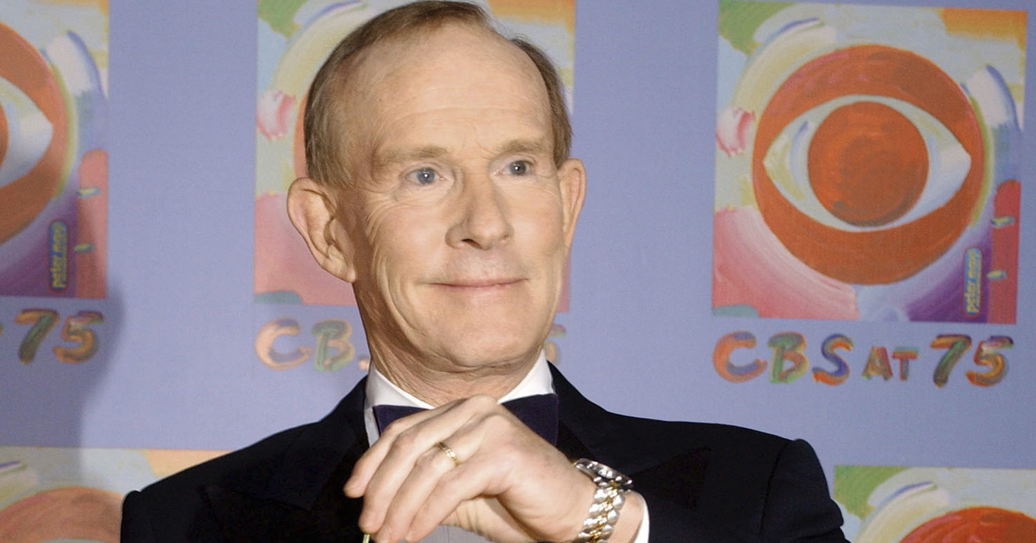 Tom Smothers does yo-yo tricks during an event on Nov. 2, 2003, in New York.