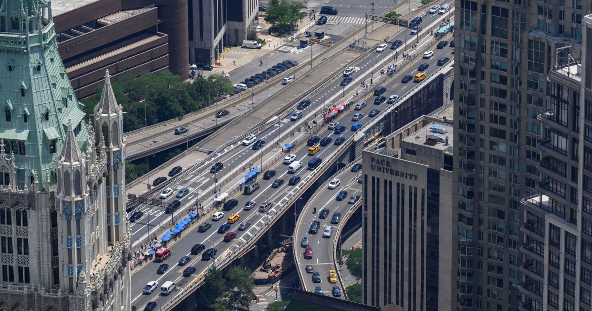 Cost of Entering Manhattan: Drivers’ Fees and Government Allocation