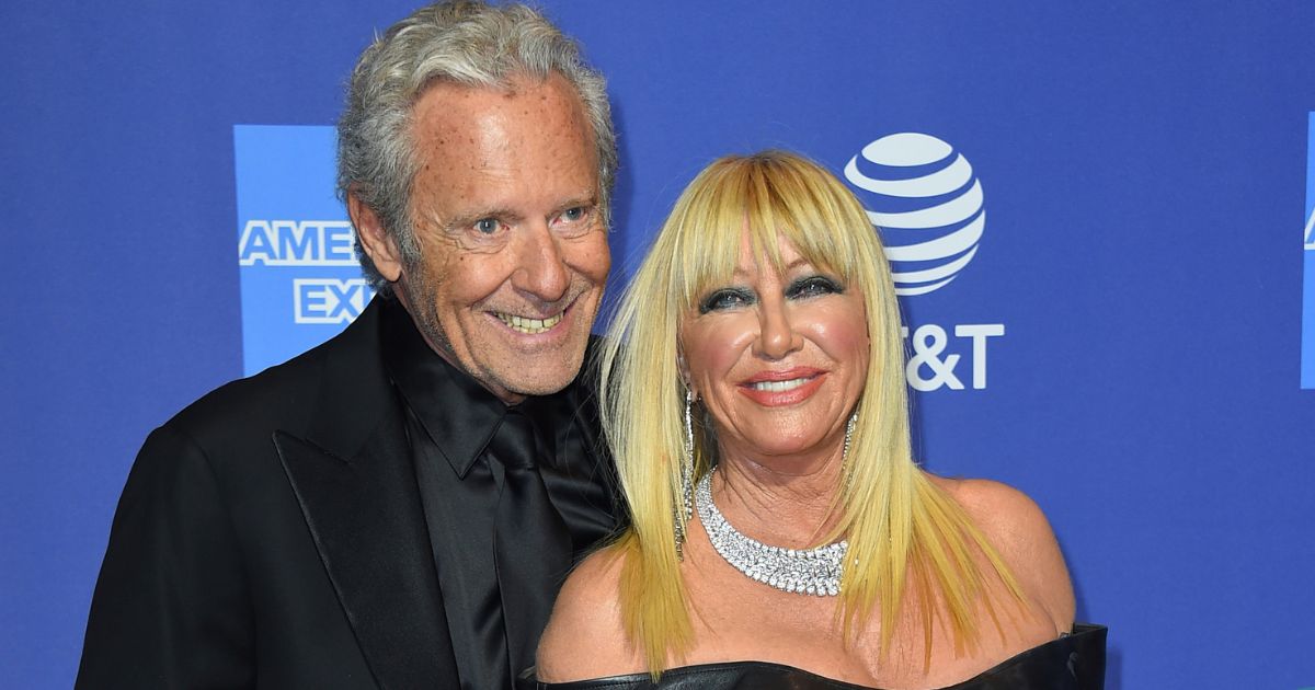 Alan Hamel, left, and Suzanne Somers, right, arrive at the 30th annual Palm Springs International Film Festival in Palm Springs, California, on Jan. 3, 2019.