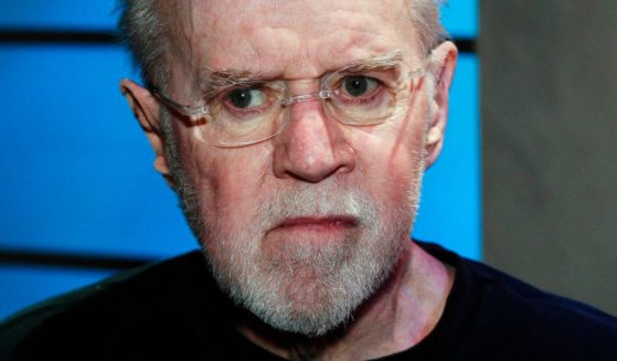 George Carlin arrives for his performance at the Wheeler Opera House in Aspen, Colorado, on Feb. 28, 2007.