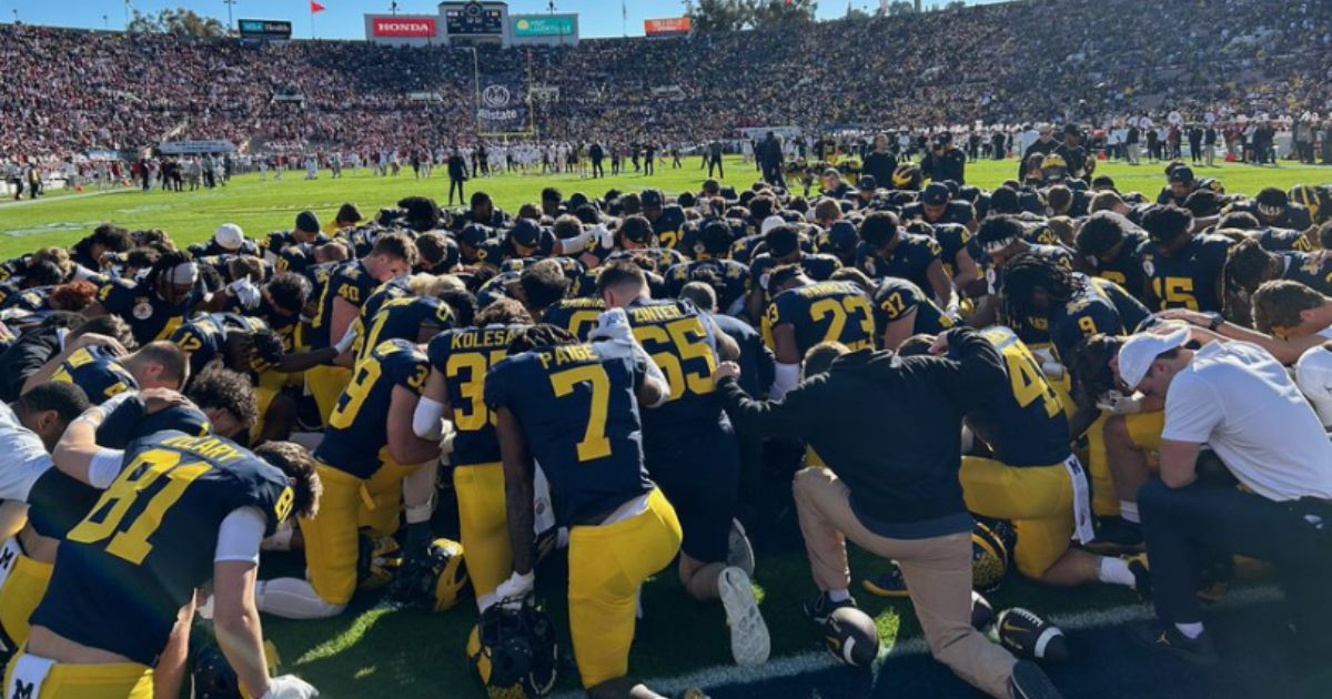Before their Rose Bowl match-up against the Alabama Crimson Tide on Monday, the Michigan Wolverines took to the field for a team prayer. Michigan won the game, securing a spot in the College Football National Championship.