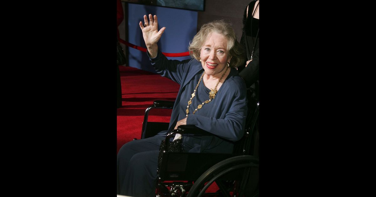 Actress Glynis Johns arrives at Disney's "Mary Poppins" 40th Anniversary Edition DVD release party at El Capitan Theater on Novenber 30, 2004 in Los Angeles, California.