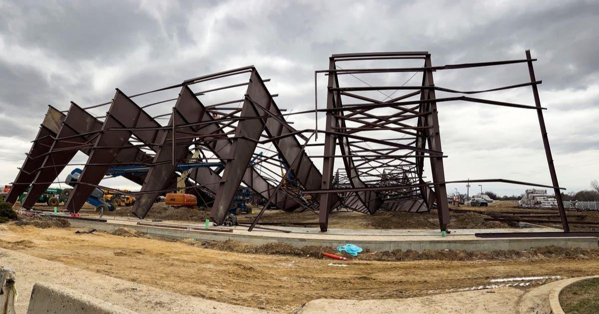 An airport hangar under construction in Bosie, Idaho, collapsed Wednesday, killing three and injuring several others.