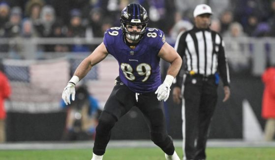 Ravens tight end Mark Andrews on the field during a game