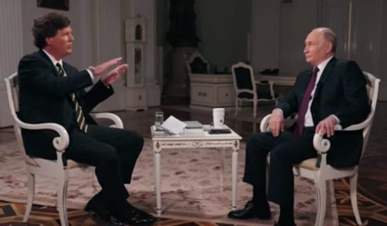 Tucker Carlson interviewing Vladimir Putin
